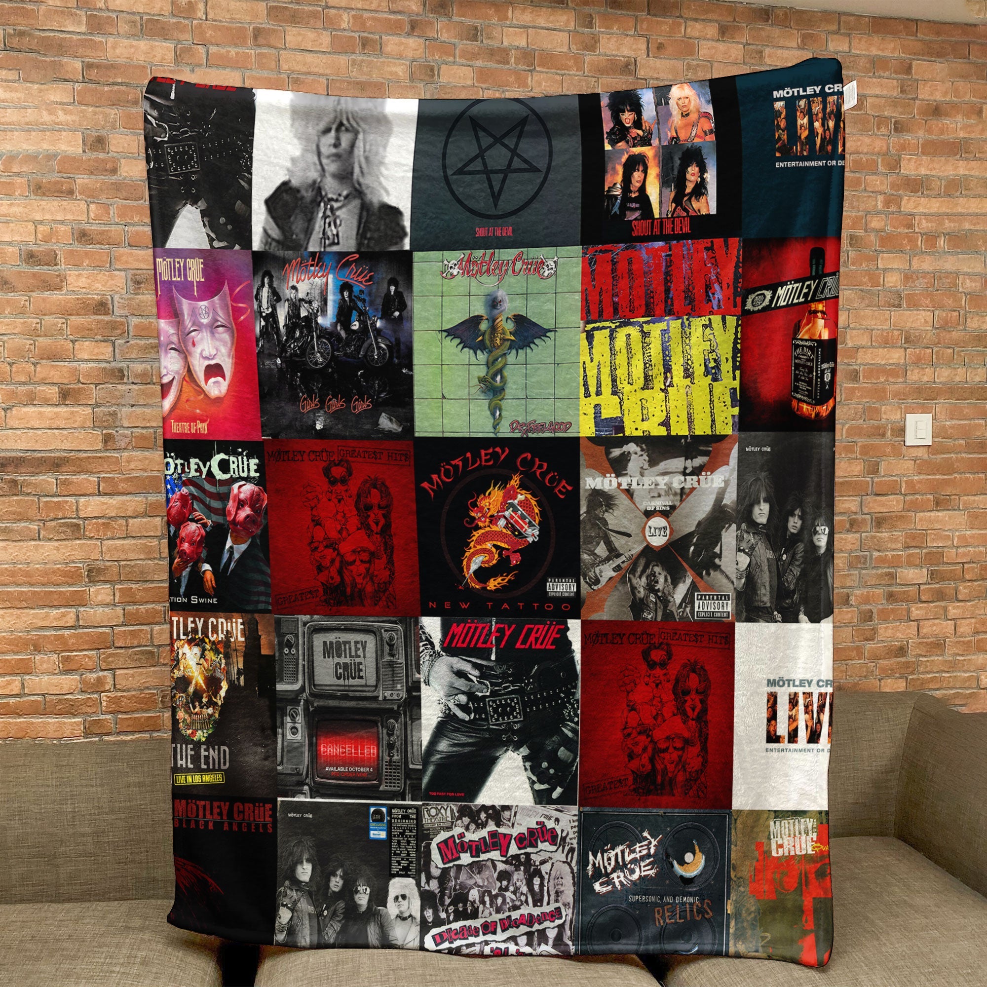 Mötley Crüe Sherpa Blanket Wild Energy for True Rock Rebels