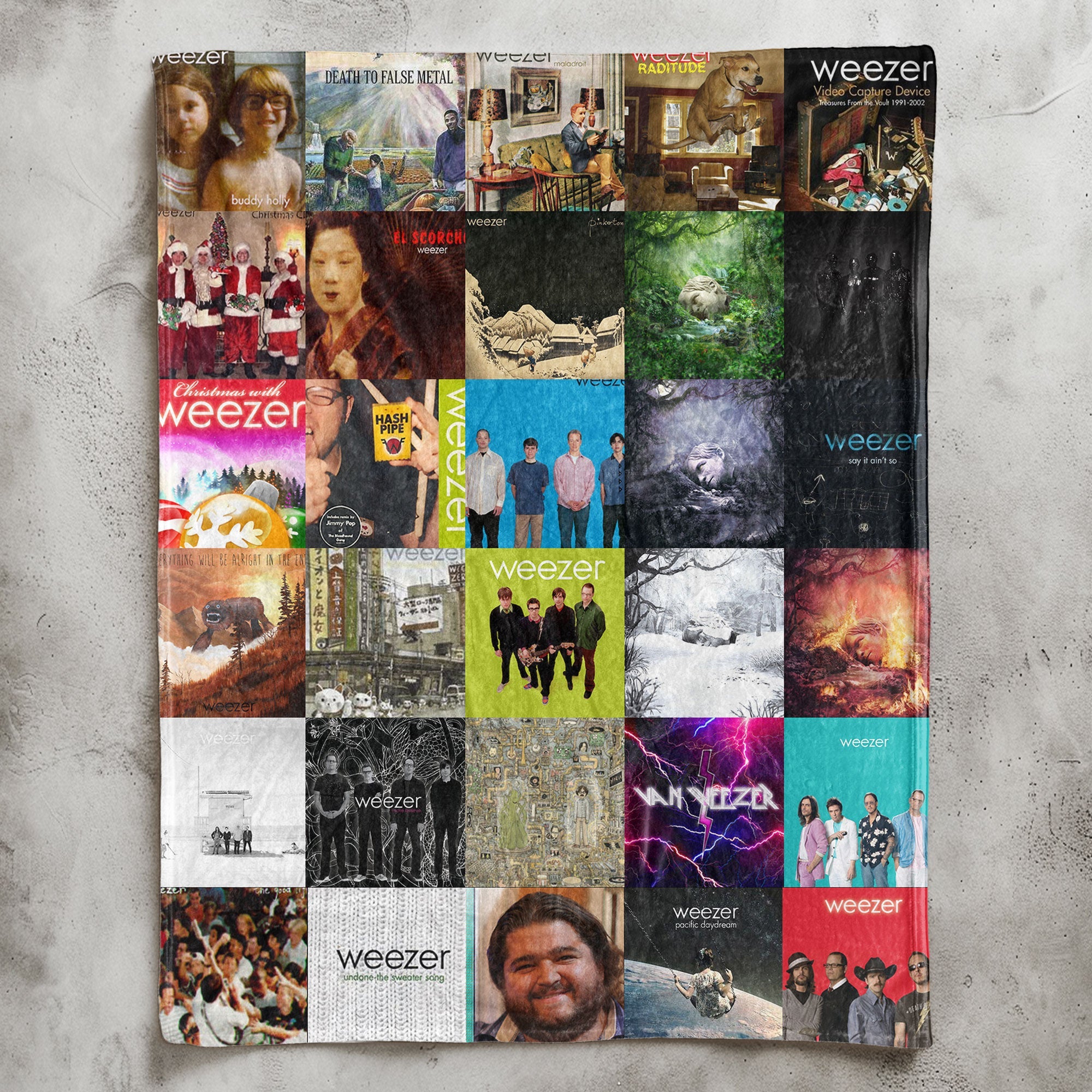 Weezer Sherpa Blanket A Cozy Tribute to Alt-Rock’s Most Iconic Eras