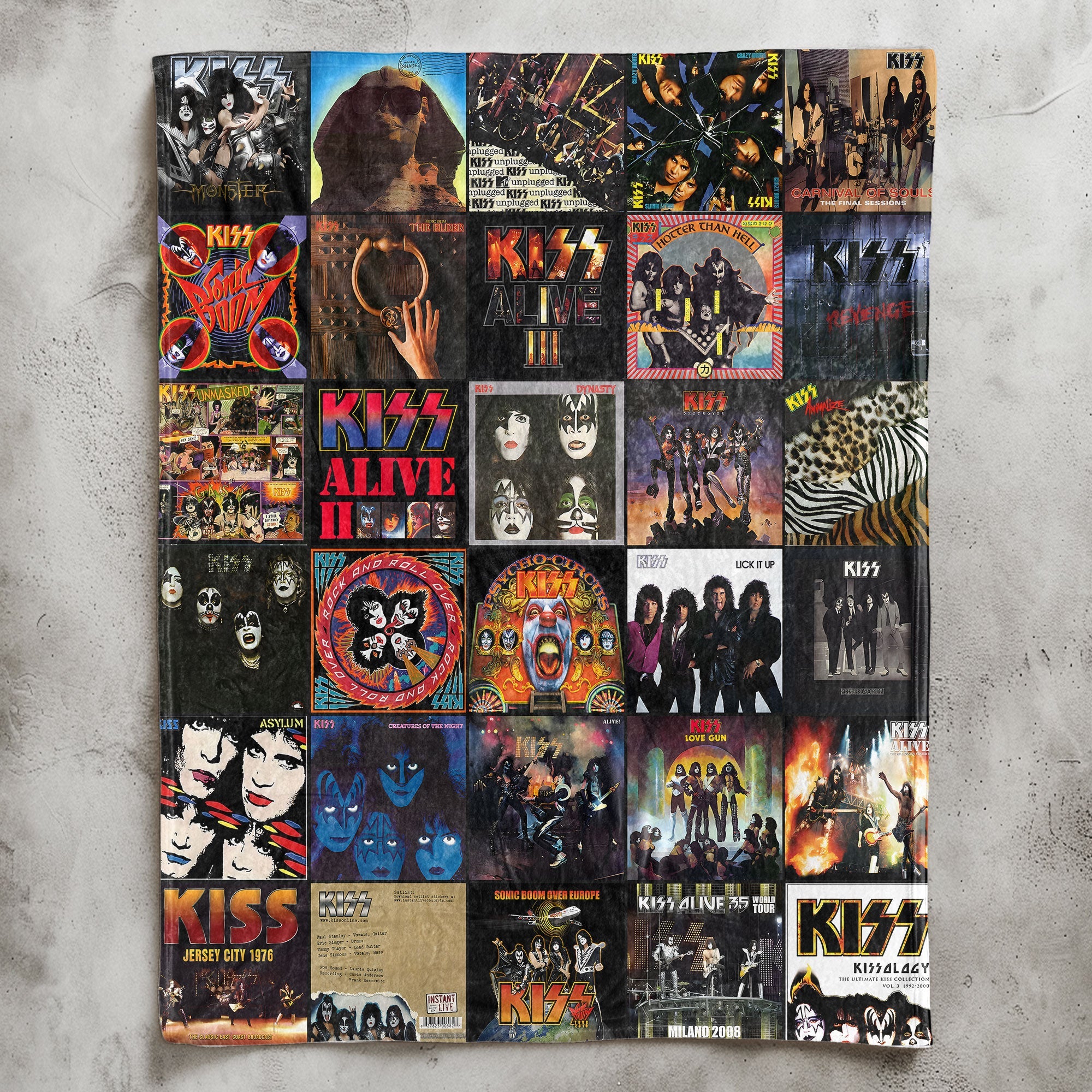 KISS Sherpa Blanket A Rock & Roll Hall-of-Fame Tribute for Superfans